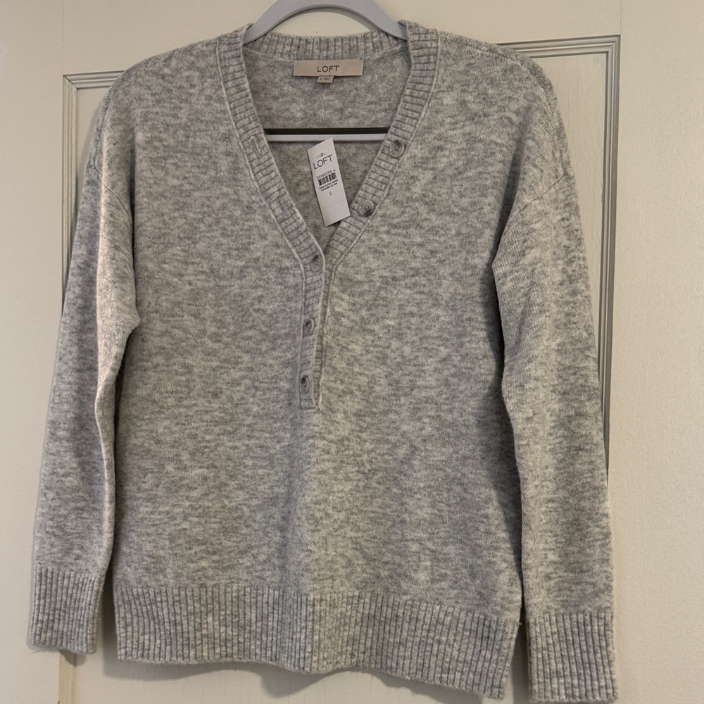 LOFT Light Gray V-Neck Women’s Sweater